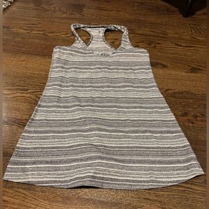 Lululemon tank size 4